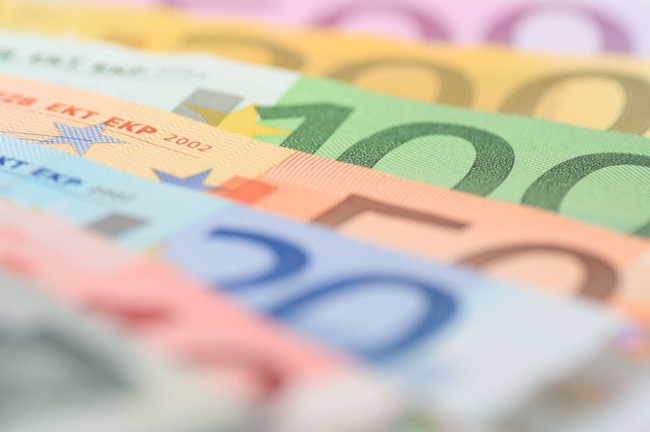 Acquista un teleobiettivo che non c’è. Altra truffa su internet