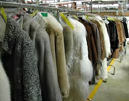 Maxi furto al Emporio “Bon Bon” di Astuti. Portate via pellicce e capi firmati del valore di 400 mila euro   