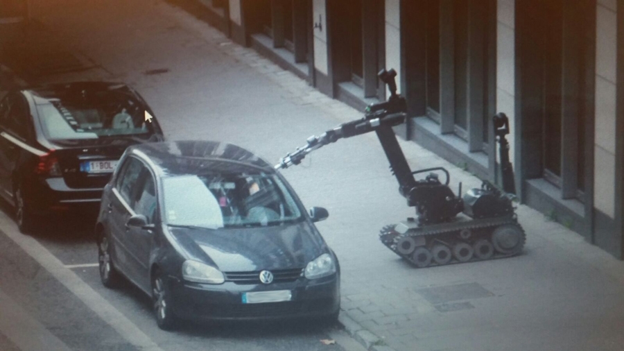 La testimonianza da Bruxelles del falso allarme bomba su un’auto nel quartiere europeo [FOTO]