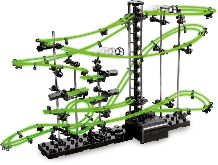 Pista per biglie luminescente per chi ama costruire