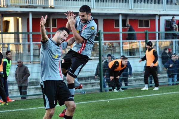 Incornata di Bocalon e Grigi primi in classifica, per qualche ora: Giana battuta 1-0 [VIDEO][FOTO]