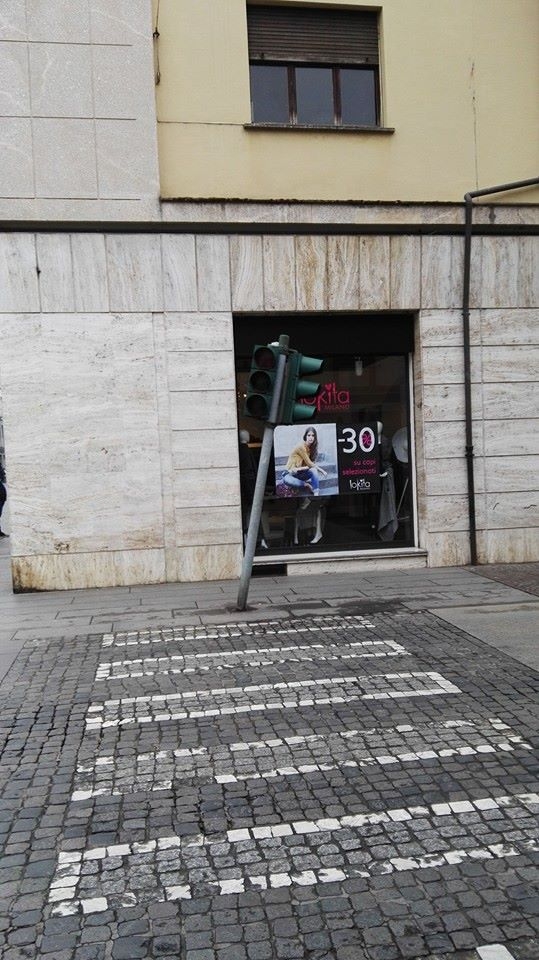 Ballerini alla Lega: il semaforo di nuovo in piedi oggi. Polemiche del carroccio strumentali