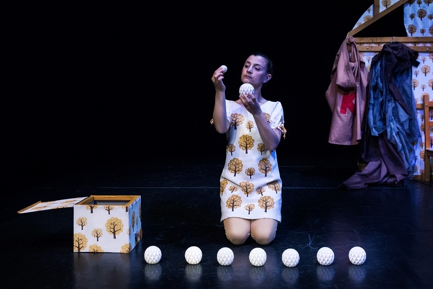 Giorgia Goldini in scena al Sociale con “Luna delle mie brame”