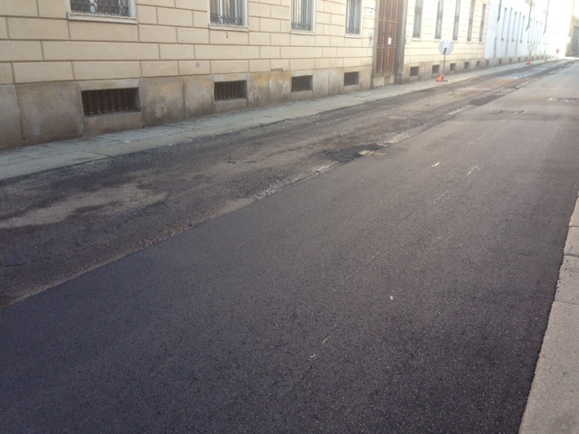 Addio buche in via Venezia ad Alessandria