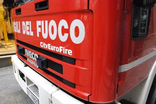 Legnaia distrutta dal fuoco a Cassine