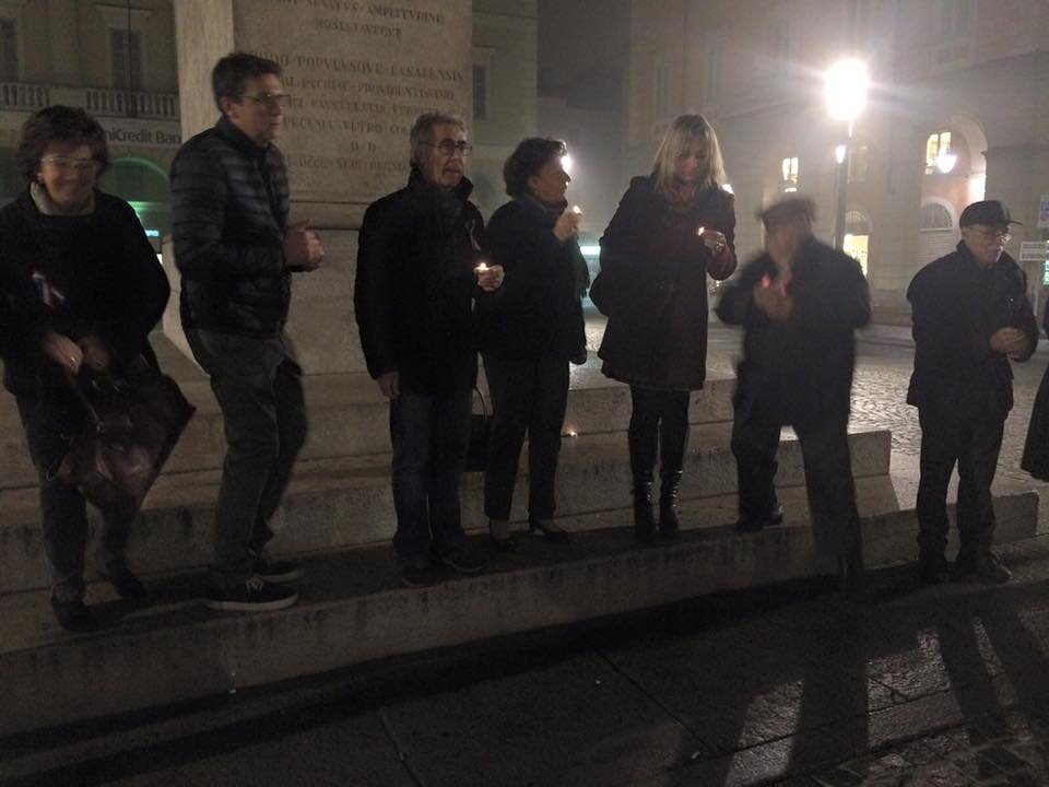 Da Casale il messaggio del sindaco dopo Parigi: “restiamo umani”