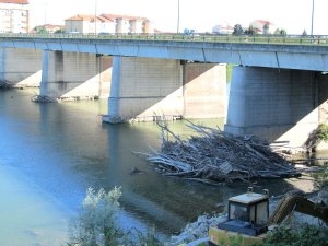 Due cittadini eroi  sventano il suicidio di una giovane casalese     