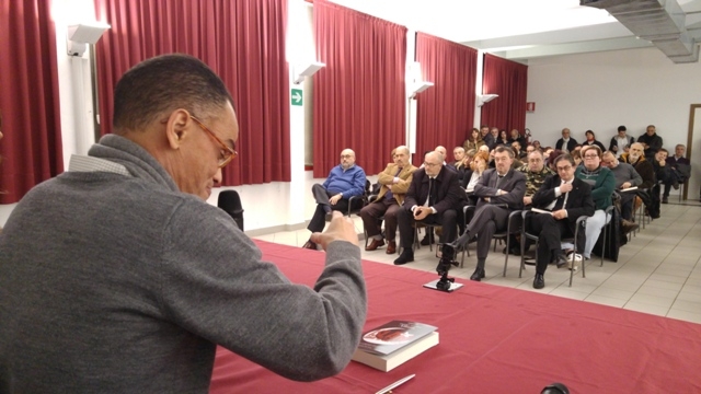 “Islam, siamo in guerra”: ad Alessandria Magdi Allam ha presentato il suo libro