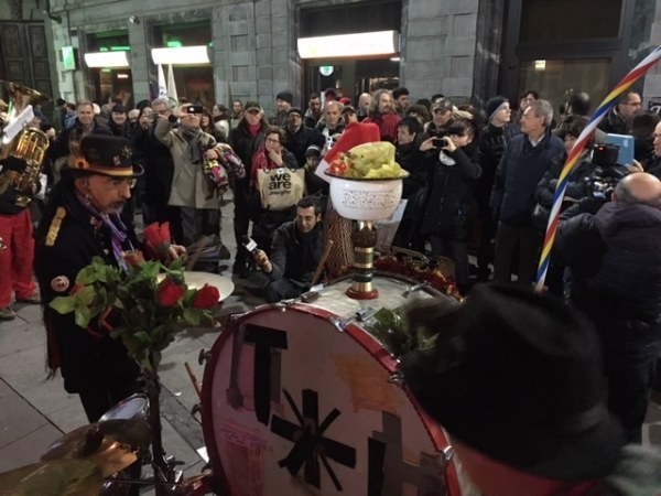 Vigilia di Natale in piazzetta della Lega con Radio Gold
