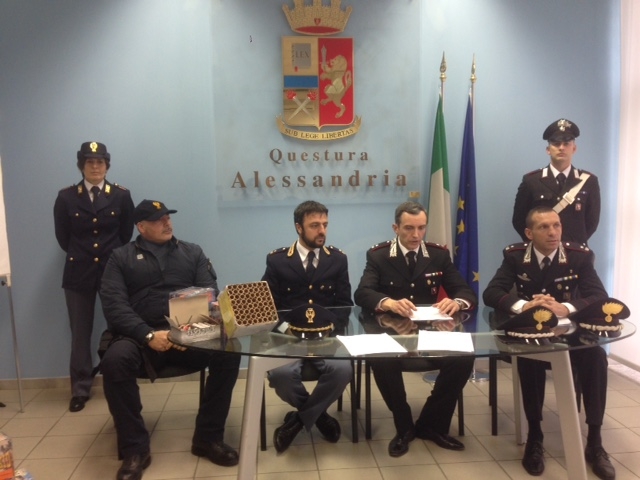 Viaggiava con 130 Kg di botti illegali in auto. Arrestato da Polizia e Carabinieri