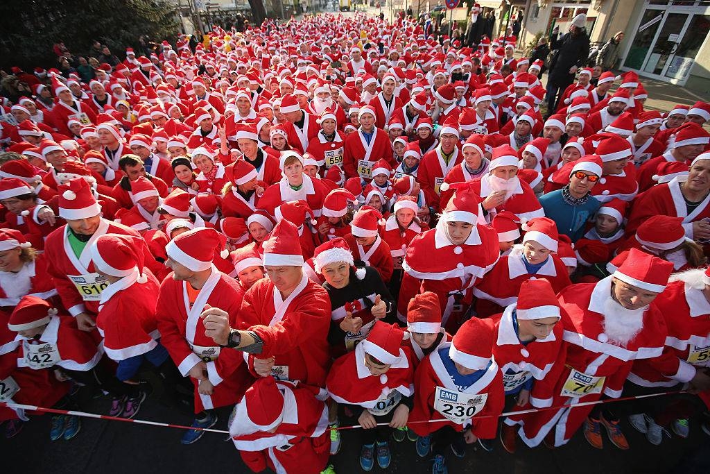 Babbi Natale a piedi e in moto, fiaccolate, e tanto altro questa domenica in provincia