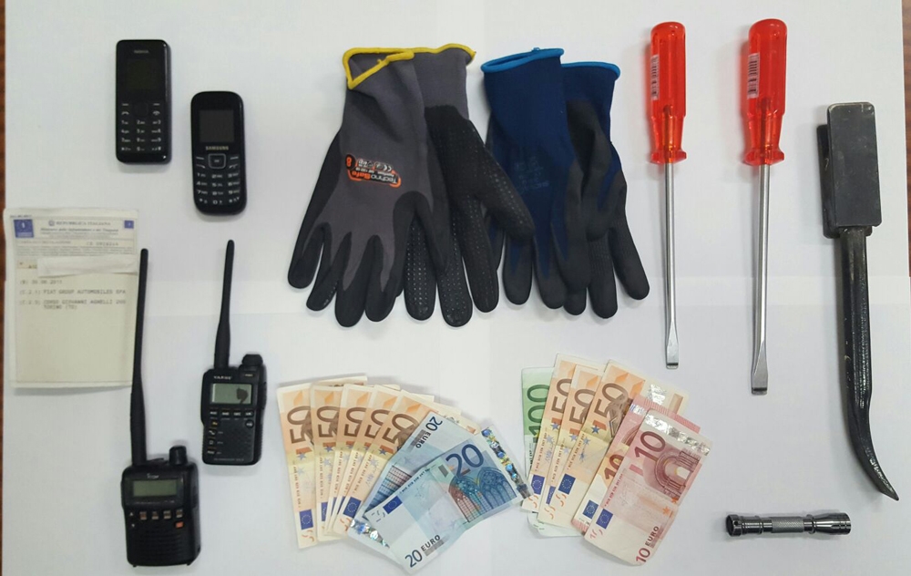 “Pronto amore, sono con i Carabinieri”: il trucco per avvertire il complice non riesce e i falsi tecnici vengono arrestati