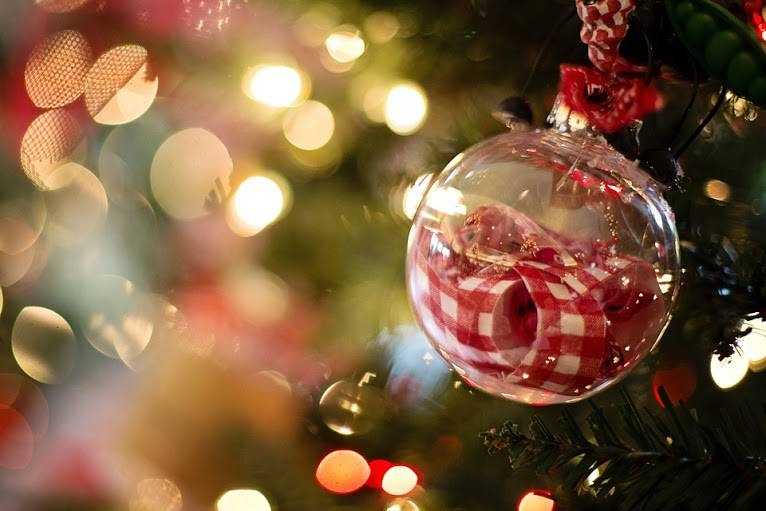 Tradizioni, mercatini, musica e artisti di strada immergono Alessandria nella magia del Natale