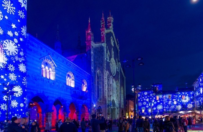 Como, la Città dei Balocchi tra luci, colori, decorazioni e scenografie natalizie