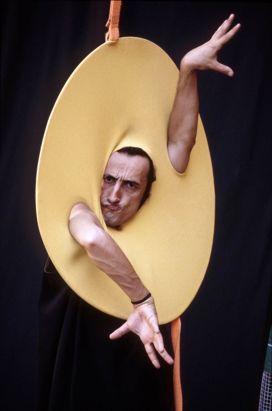 Al teatro di Valenza con il surrealismo di Antonio Rezza