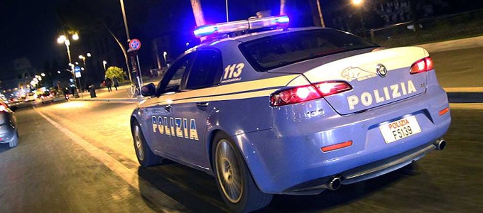 Rubano 4800 euro di vestiti da un magazzino di Melchionni. Arrestati grazie alla segnalazione di un cittadino