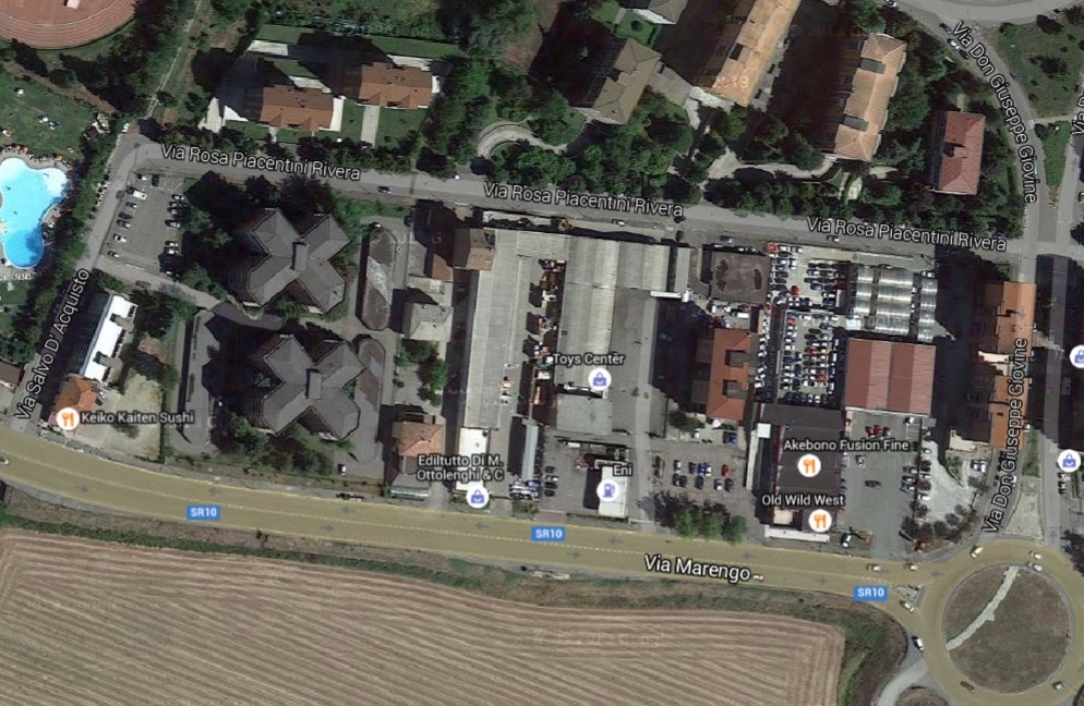 Troppi ‘parcheggi selvaggi’ davanti all’Old Wild West. Scatta il divieto di fermata in un tratto di via Marengo  