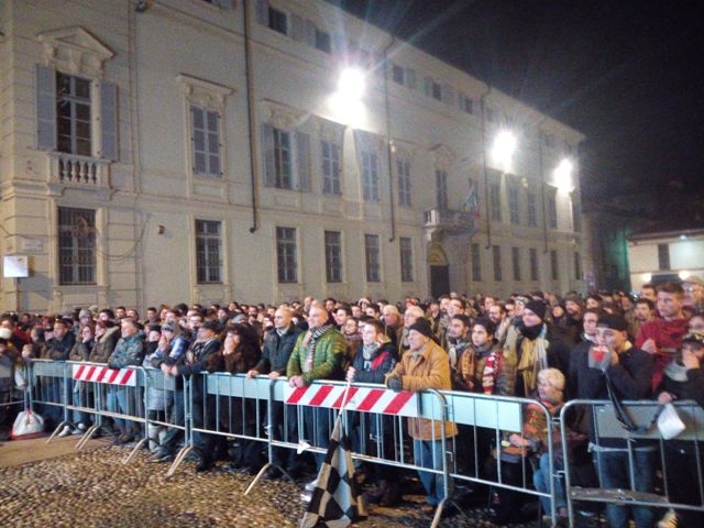 Tra i 300 di Piazza Duomo per Alessandria-Milan anche le nuove generazioni di tifo grigio