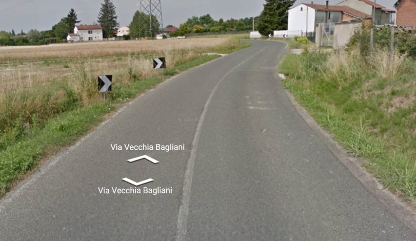 “Troppi incidenti in via Vecchia Bagliani”. I cittadini di Casalbagliano chiedono un intervento