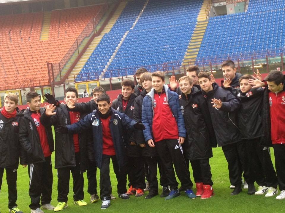 Sul prato di San Siro insieme ai campioni di Milan-Alessandria: per i bimbi del Cassine il sogno si avvera