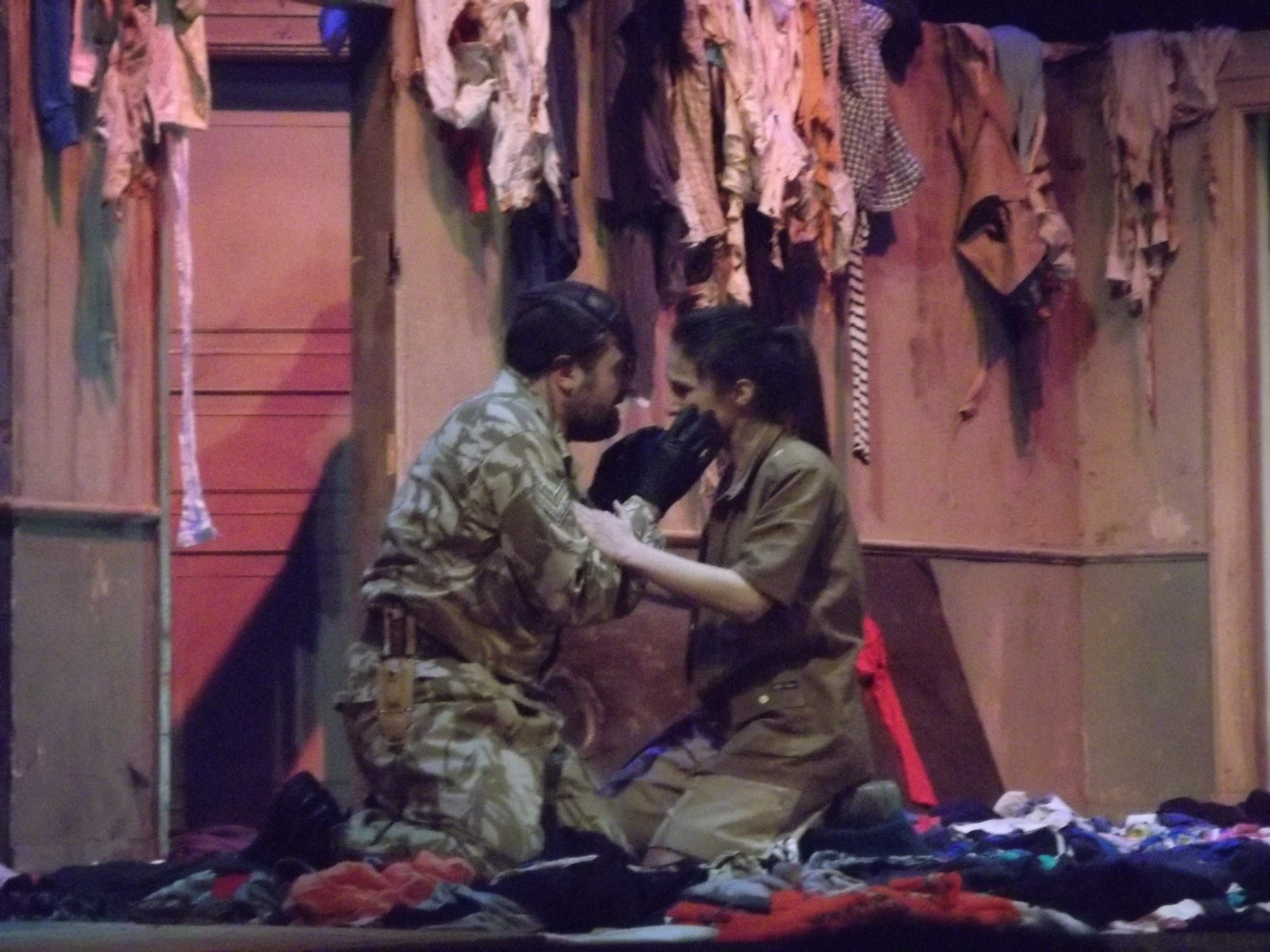 Gli opposti e la tragedia. Recensione di “Otello” al Teatro Sociale di Valenza
