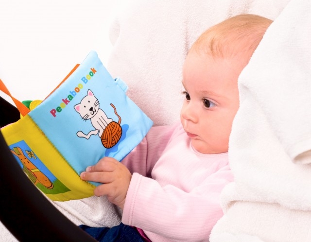 Due libri in dono per i nuovi nati di Alessandria