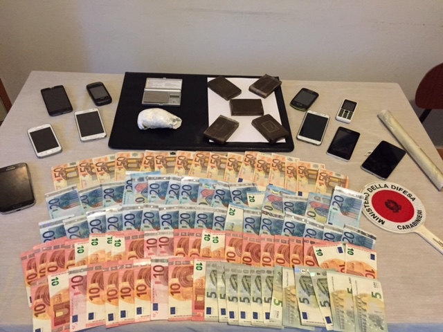 Usava un alloggio in Corso Romita come base per lo spaccio di droga: arrestato