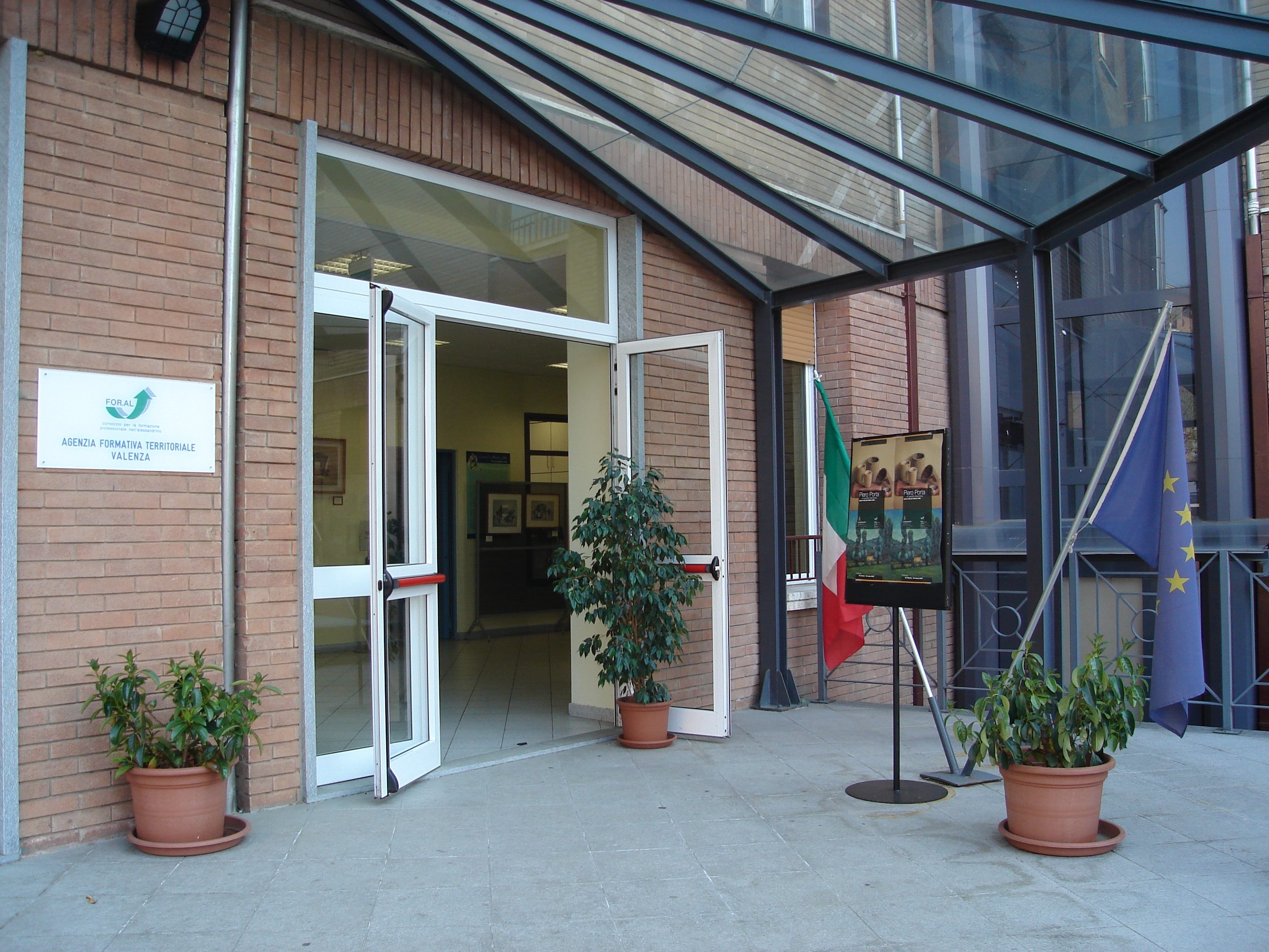 Cartier punta sugli studenti della scuola orafa For.al