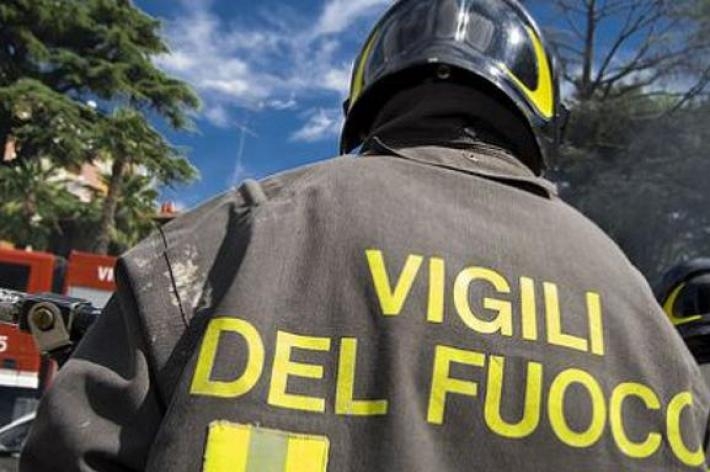 Tre intossicati per un incendio nel tortonese