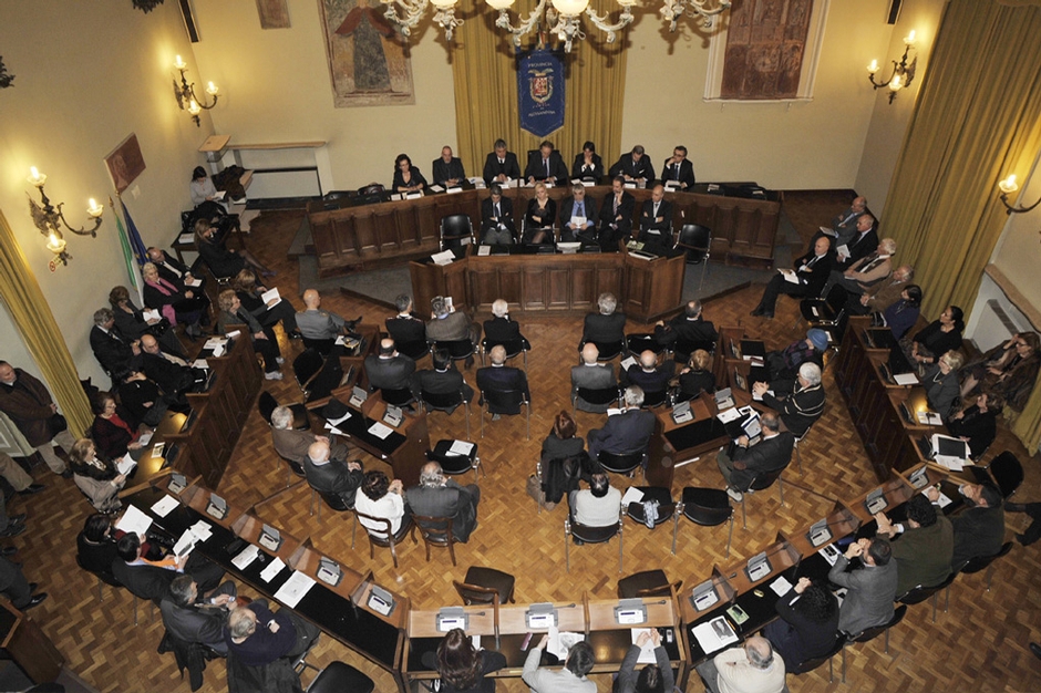 Riboldi e Sirchia sui 13 esuberi in Provincia: “Intervenga il Prefetto, subito un consiglio aperto ai sindacati”