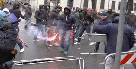 Otto daspo ai tifosi veneti per gli scontri con la Polizia al Moccagatta
