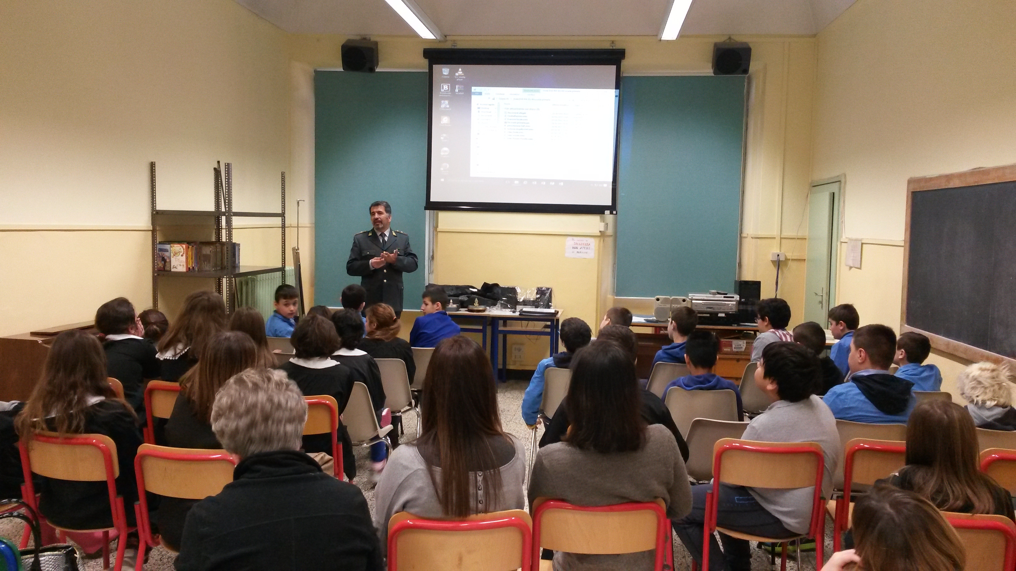 La Guardia di Finanza insegna agli studenti l’importanza della legalità