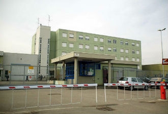 Detenuto del carcere di San Michele  incendia la cella ed aggredisce poliziotto   