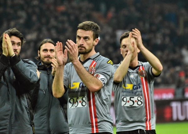 Grazie ragazzi, sempre e comunque! Il Milan passa 5-0 ma sugli spalti è festa