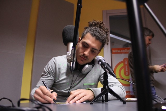 La foto con dedica di Iocolano all’autore del commento più originale…#tuttoperigrigi