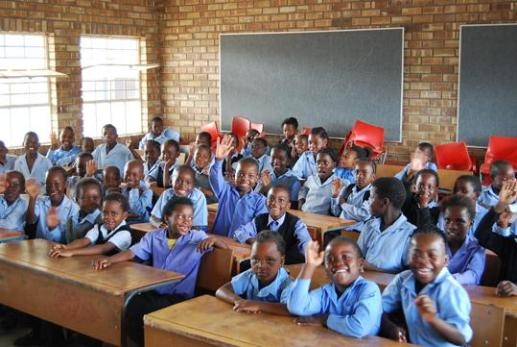 A Valenza il mercatino solidale degli alunni della scuola Don Minzoni per i bambini di Nicaragua e Benin
