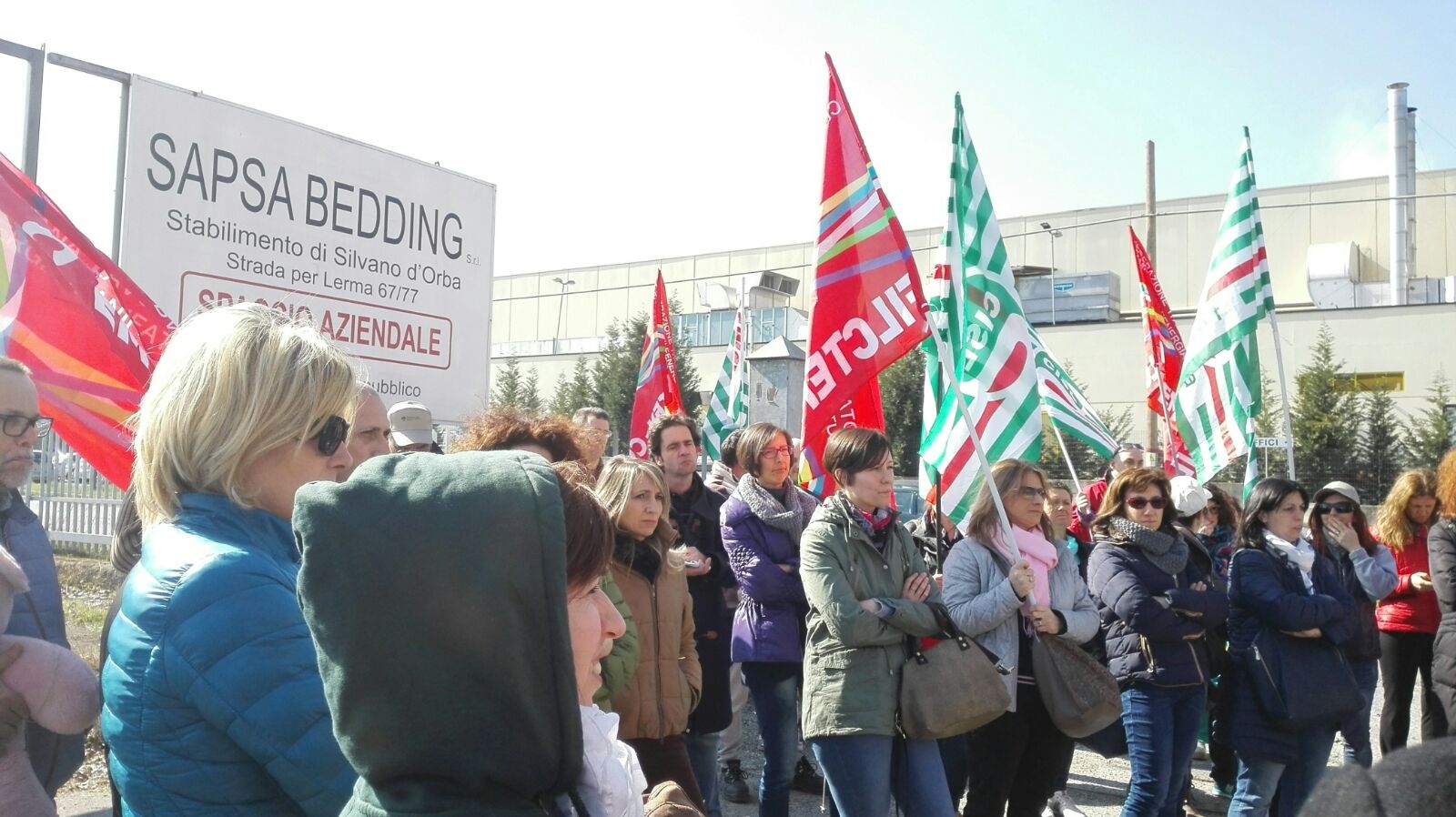 Sciopero e presidio per i lavoratori della Sapsa Bedding di Silvano d’Orba