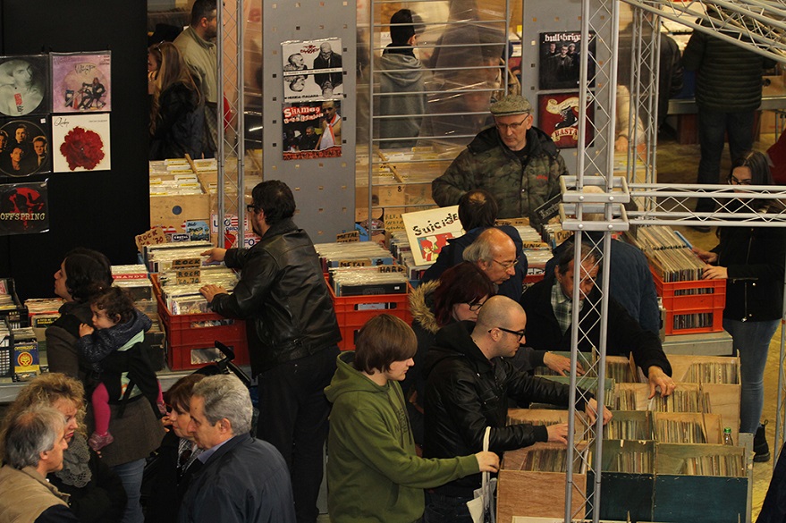 Sagre, fiori, dischi e tanta musica in programma questa domenica