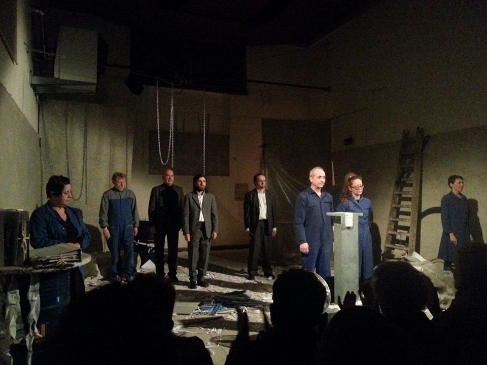 A teatro l’anima di una città. Recensione di “Impero di polvere” ai Crepuscoli