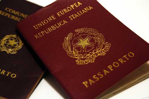Circolavano in provincia senza permesso di soggiorno: denunciati in cinque