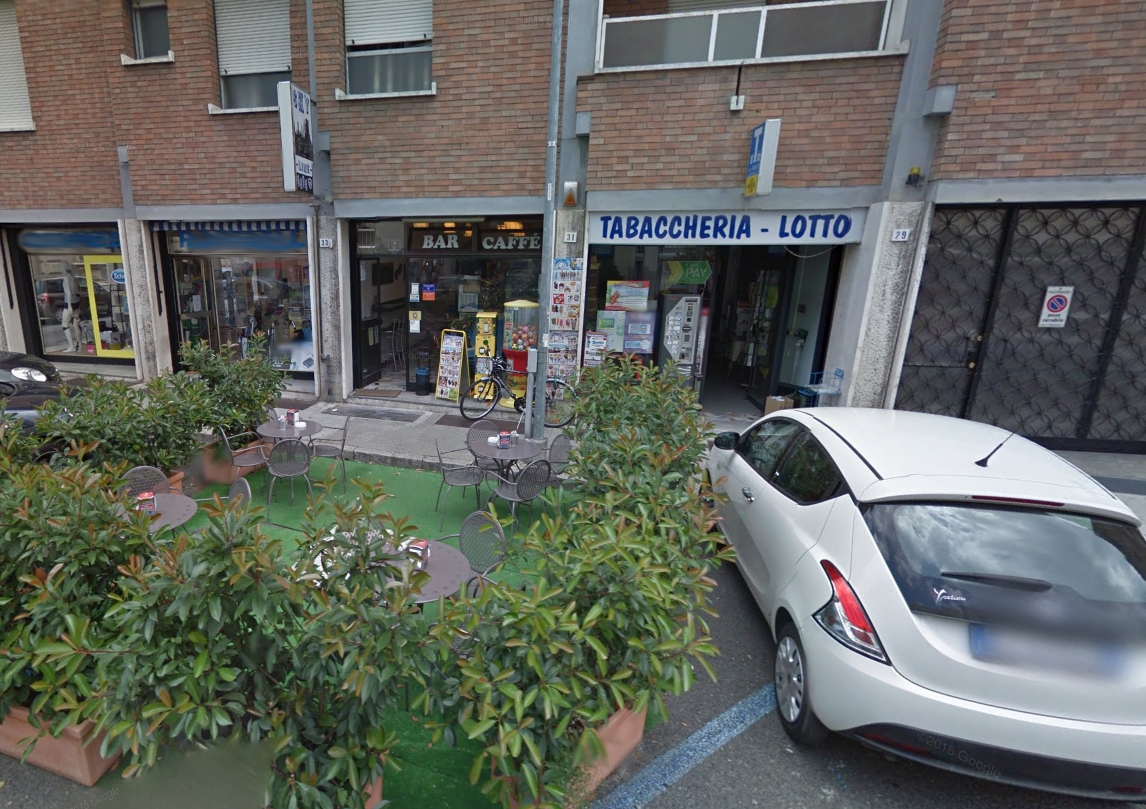 Sorpresi a rubare slot da un bar tentano la fuga sui tetti: presi dalla Polizia