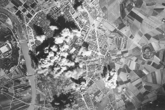 Oggi il triste anniversario del bombardamento ad Alessandria in cui persero la vita 160 persone
