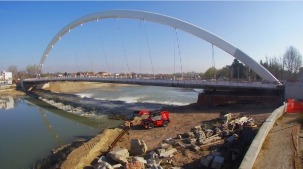 Ponte Meier: scattano oggi i lavori di asfaltatura