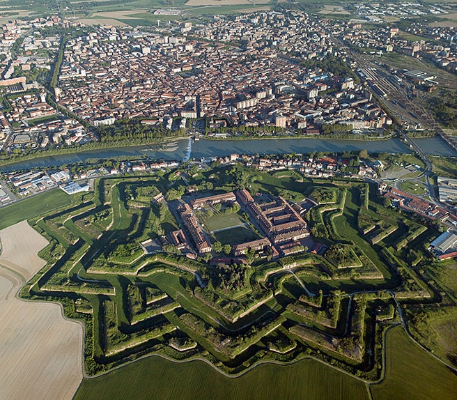 Le invasioni digitali mettono sotto ‘scatto’ la Cittadella