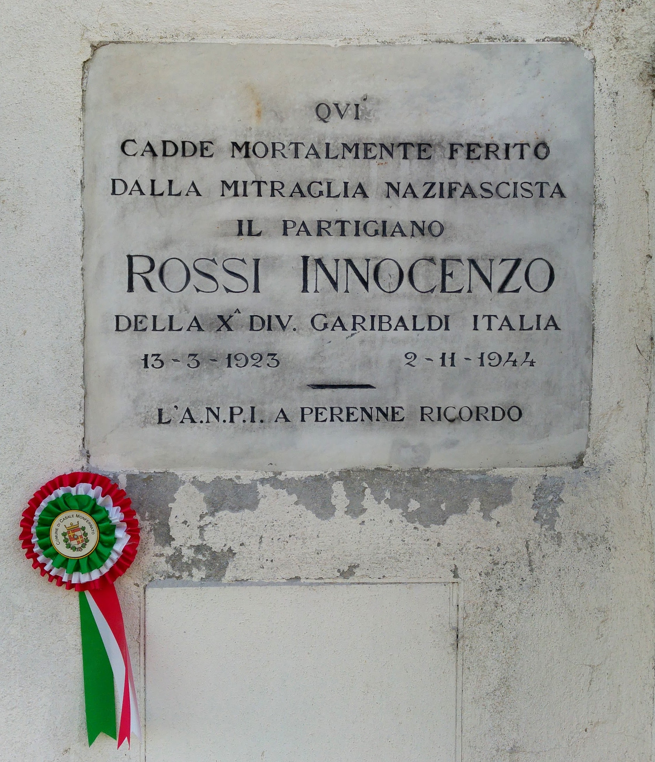 Restaurata dall’Anpi la targa del partigiano Innocenzo Rossi