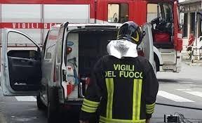 Fuga di gas per la rottura di un tubo a Ovada. Temporaneamente evacuata la scuola elementare