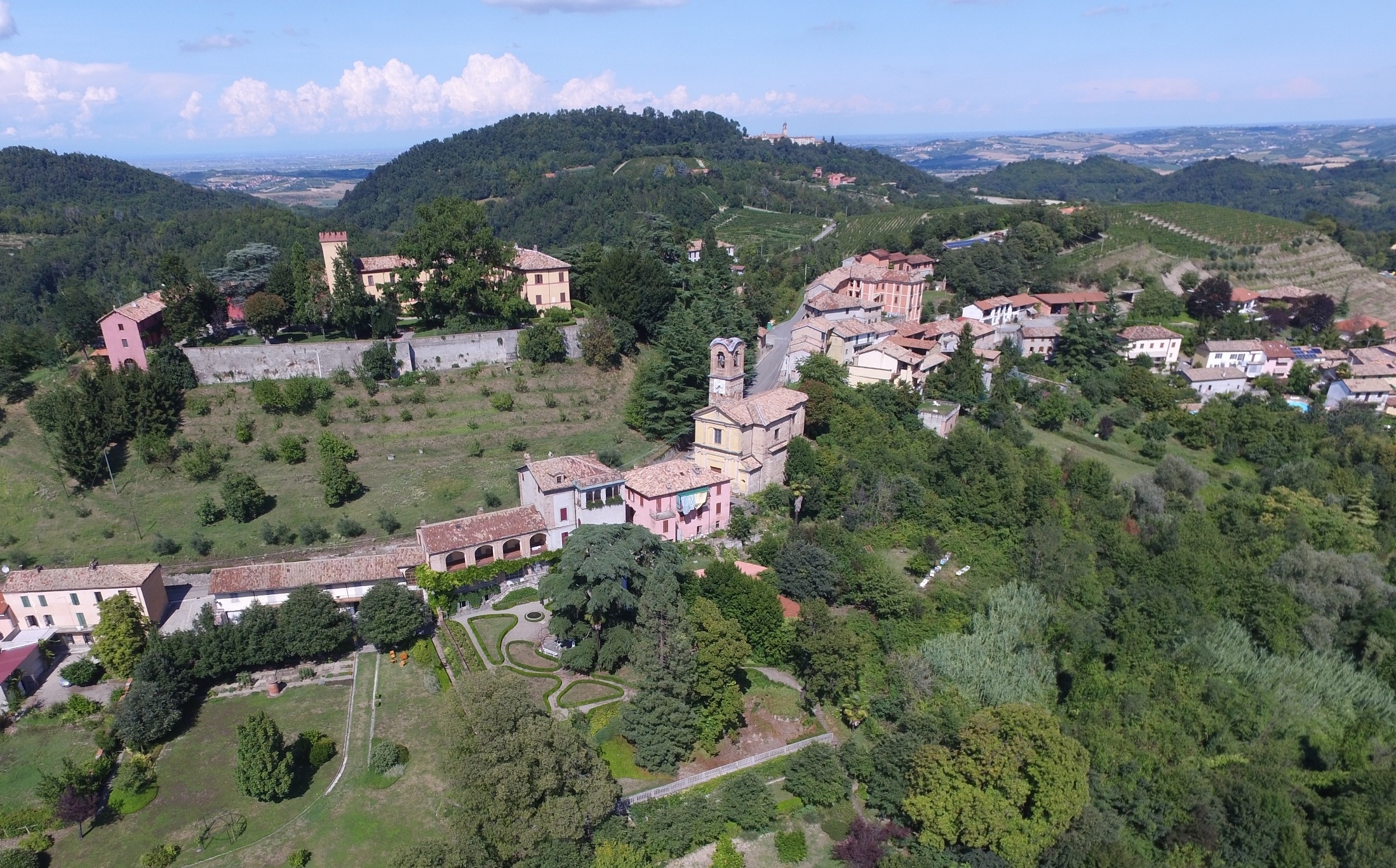 A suon di musica, fiori, degustazioni e mostre continua  Riso & Rose