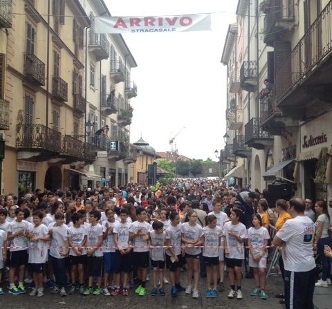 Stasera si corre la StraCasale: già più di 5 mila magliette vendute