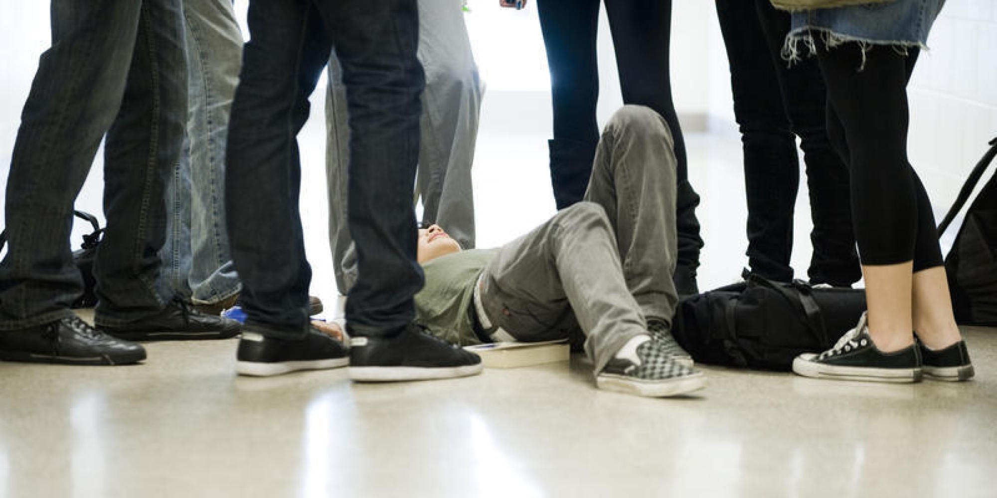 Dopo il caso di bullismo ad Alessandria l’appello di Telefono Azzurro: “ragazzi non state zitti”  