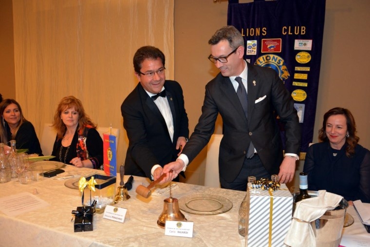 Lions Club Valenza Host: con il “Passaggio della Campana” entra in carica il  nuovo Presidente ed il nuovo Consiglio